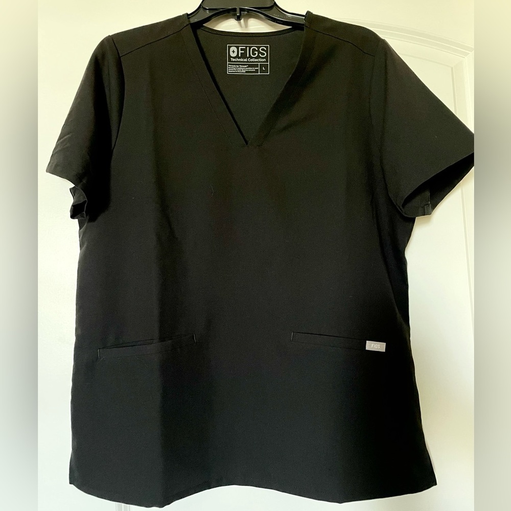 FIGS Black Casma Three Pocket Scrub Top